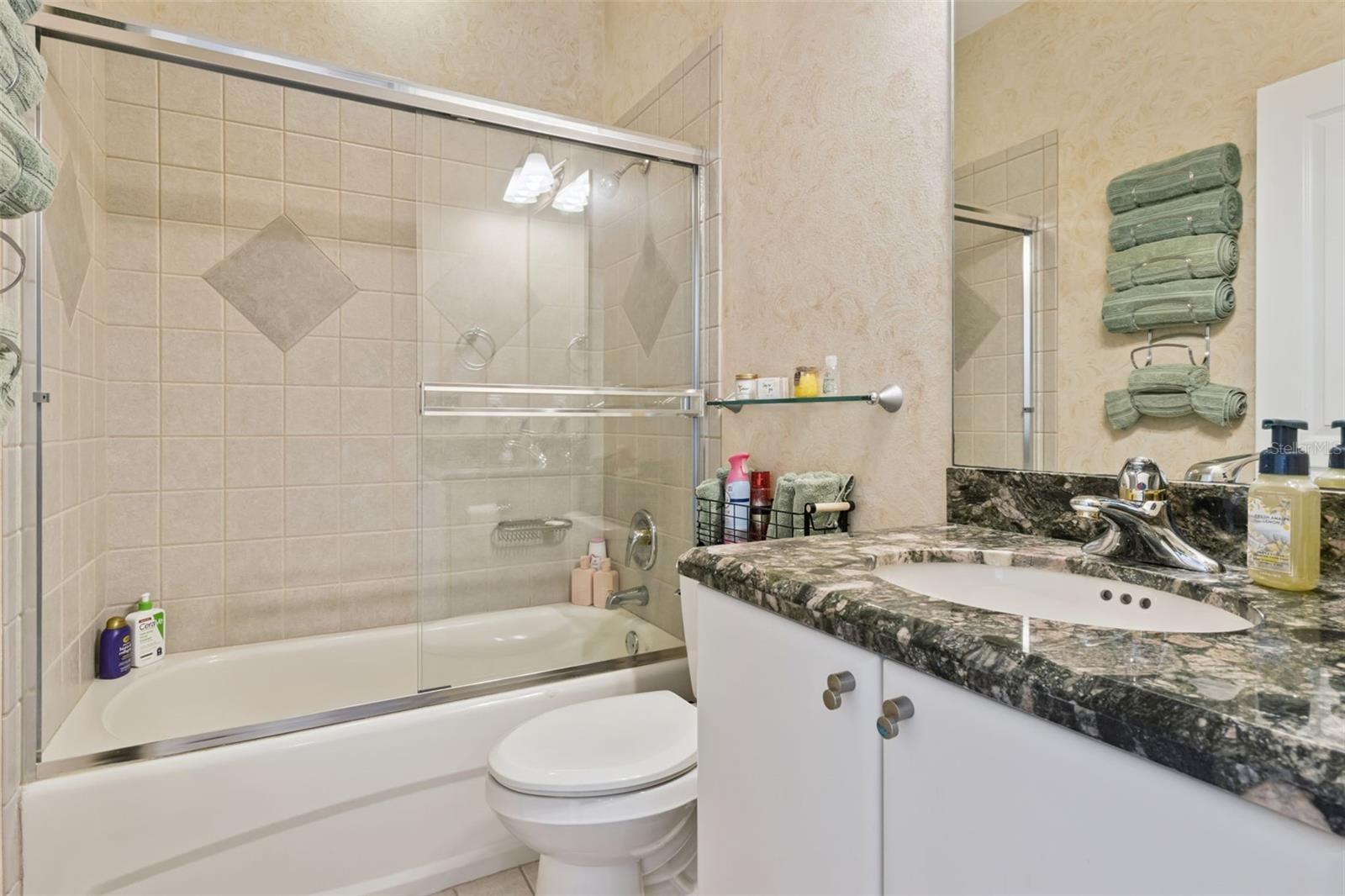 Image 25 of 36 For 137 Brent Circle