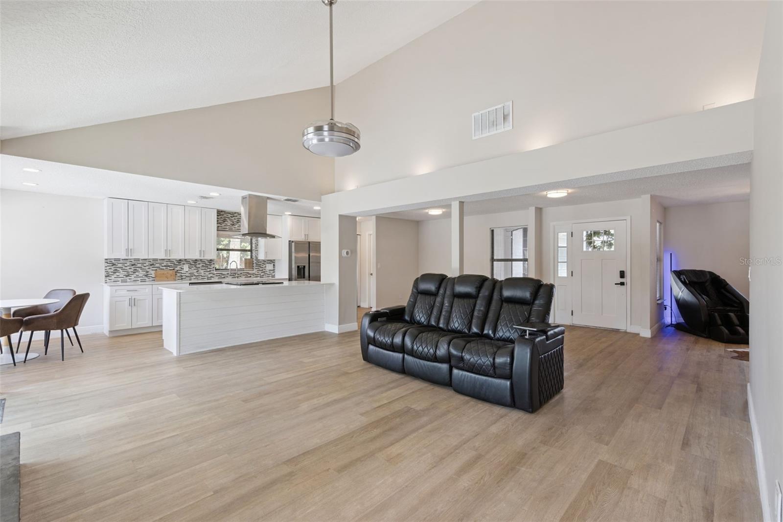Image 12 of 49 For 1528 Cuthill Way