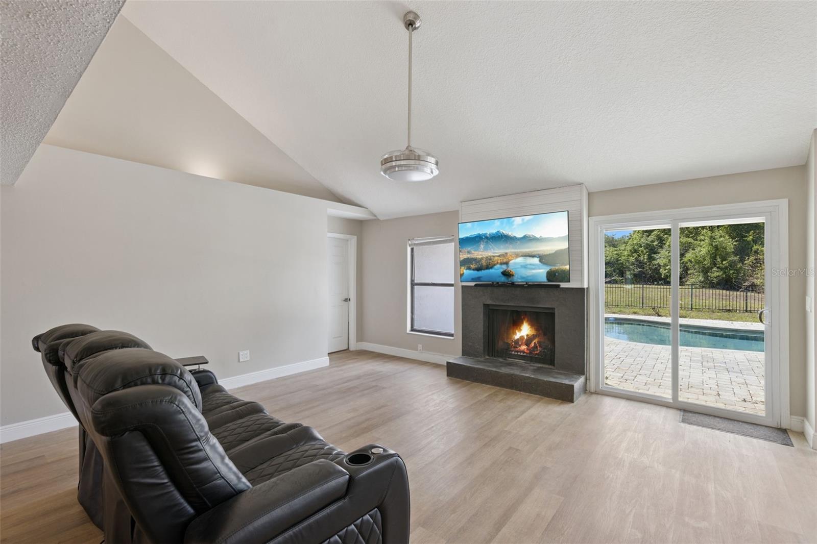 Image 8 of 49 For 1528 Cuthill Way