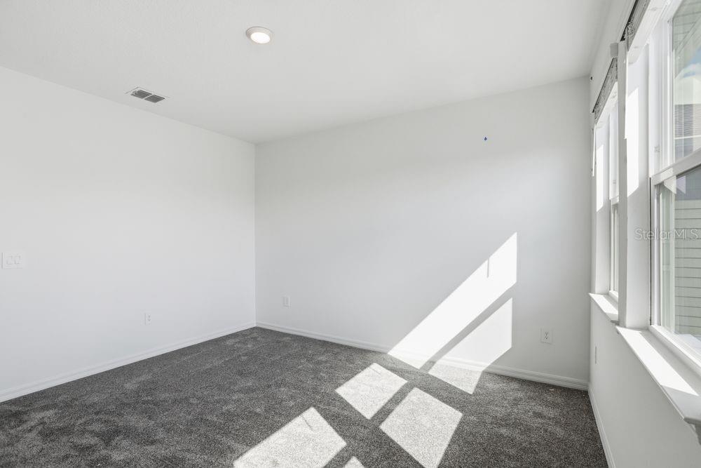 Image 17 of 39 For 5172 Goldfinch Drive