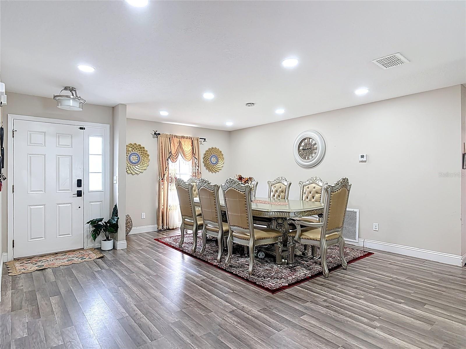 Image 12 of 33 For 10 Riviera Estates Drive