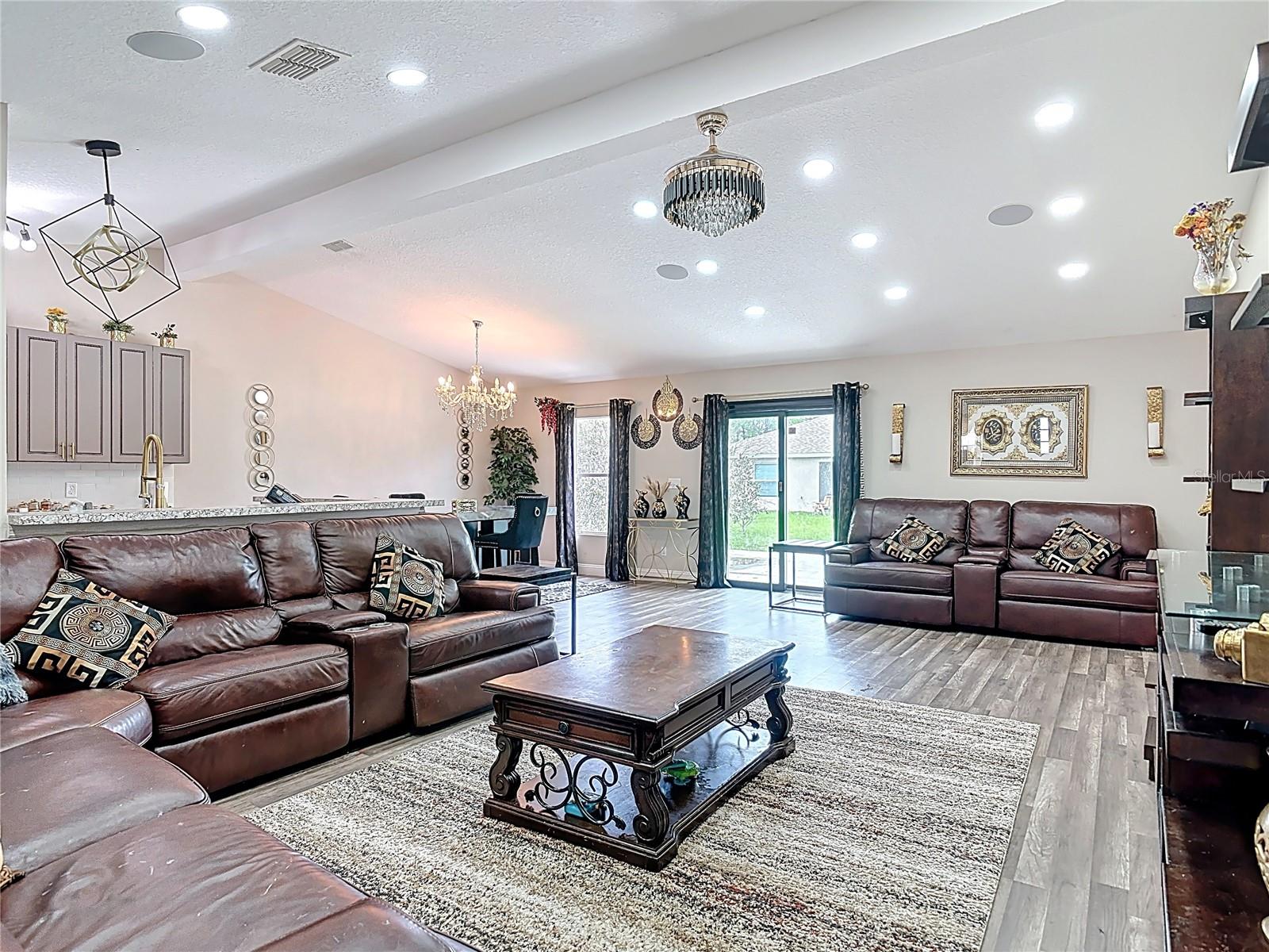 Image 14 of 33 For 10 Riviera Estates Drive