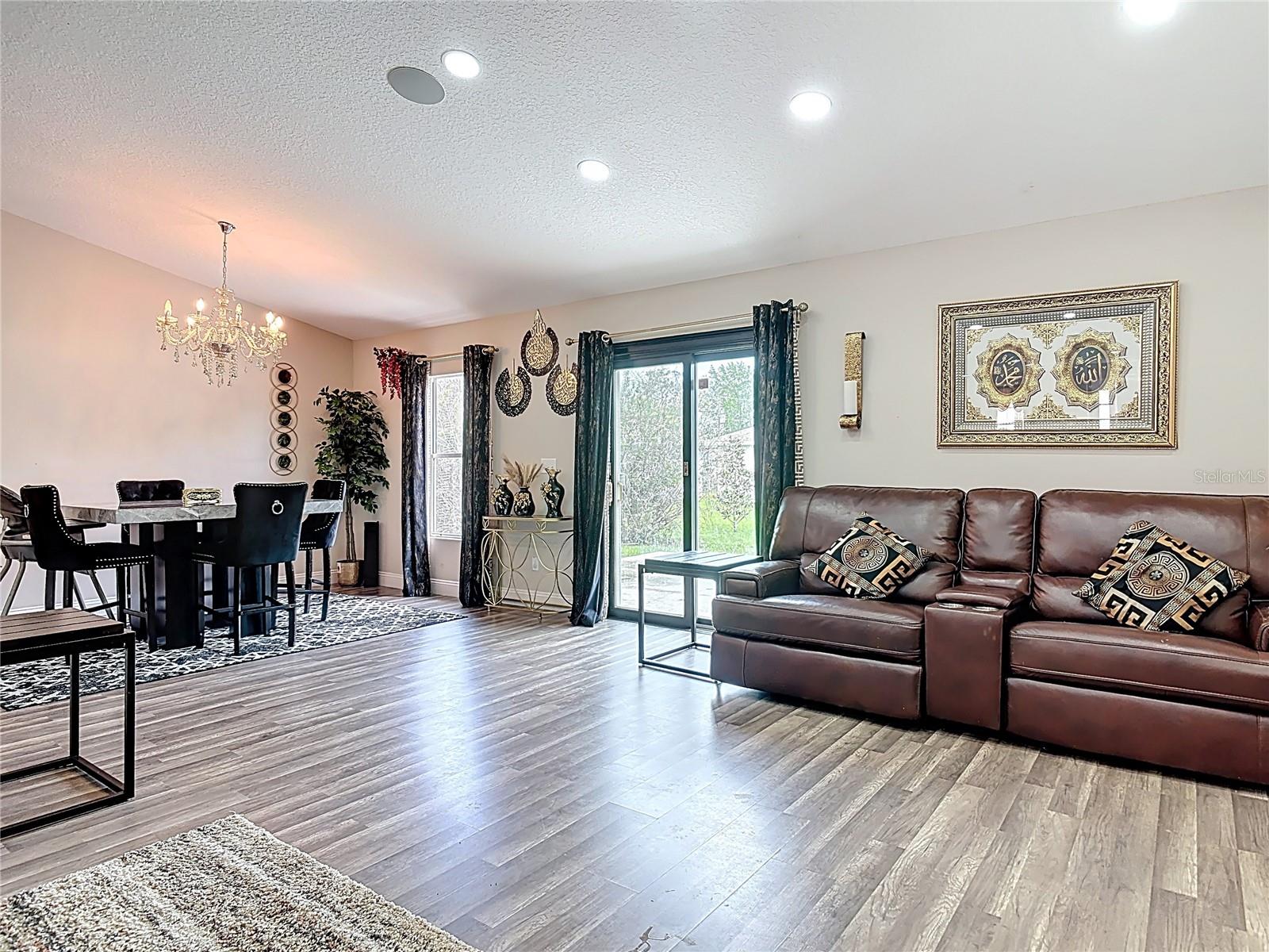 Image 15 of 33 For 10 Riviera Estates Drive