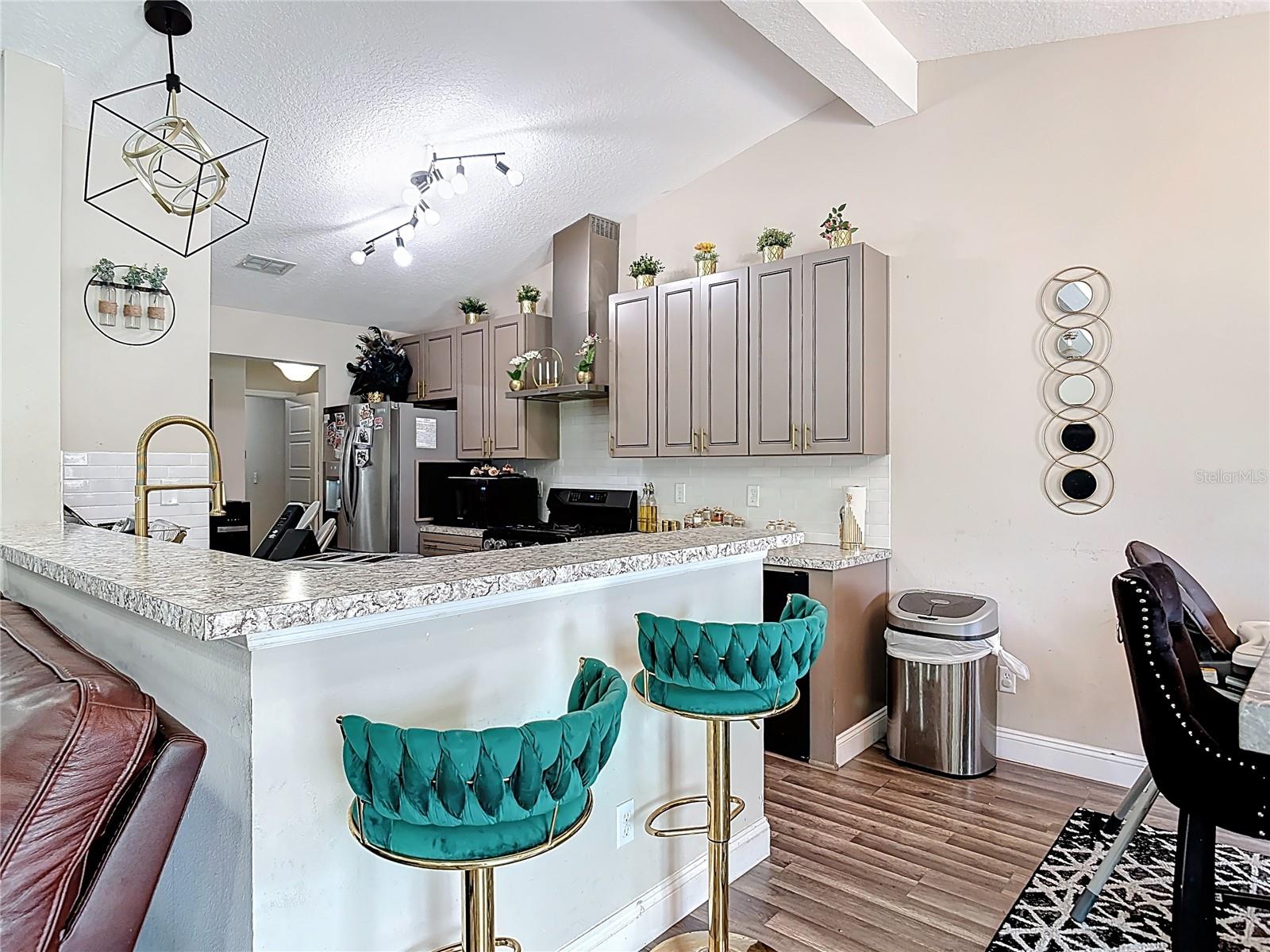 Image 22 of 33 For 10 Riviera Estates Drive