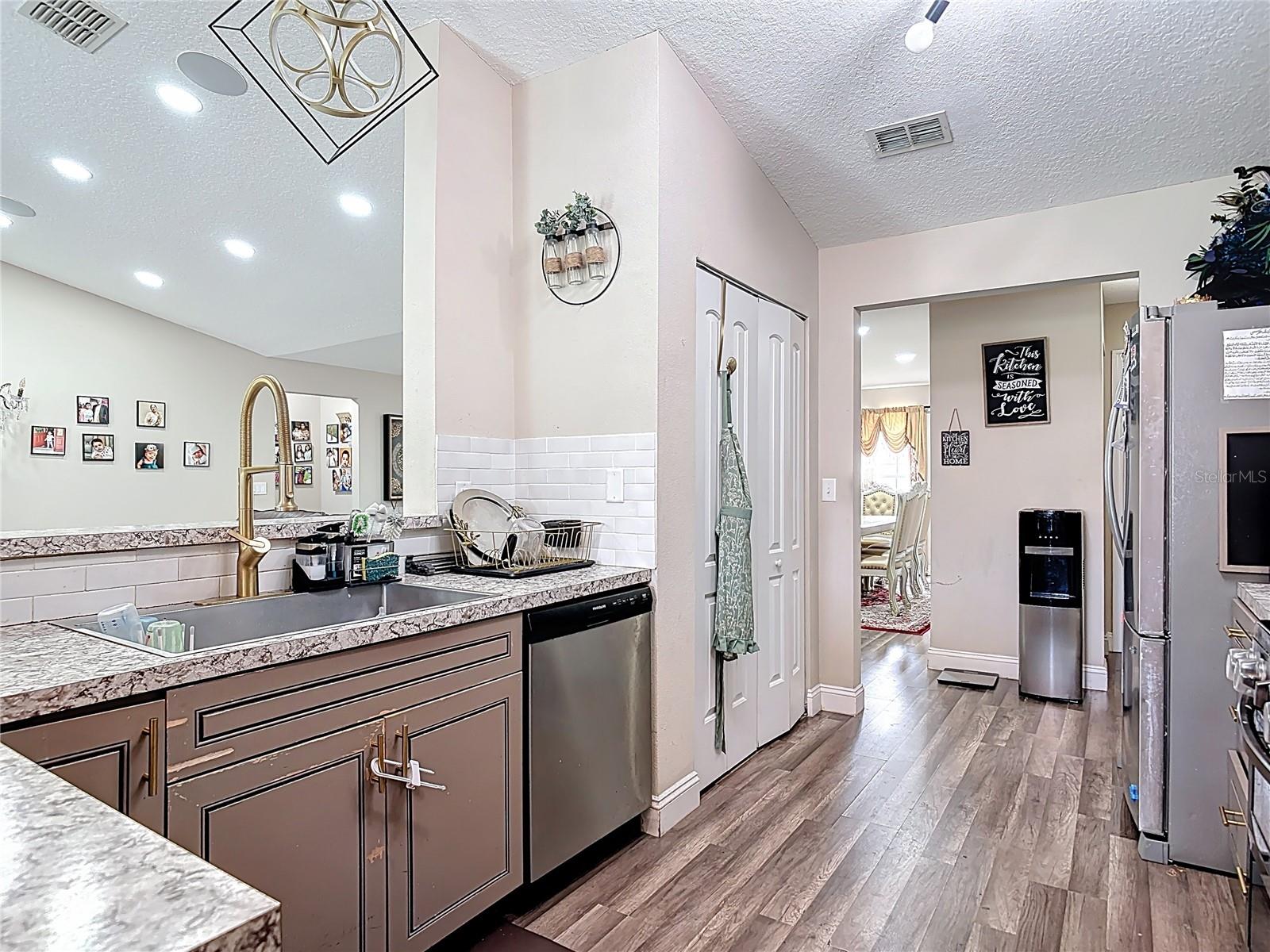 Image 23 of 33 For 10 Riviera Estates Drive