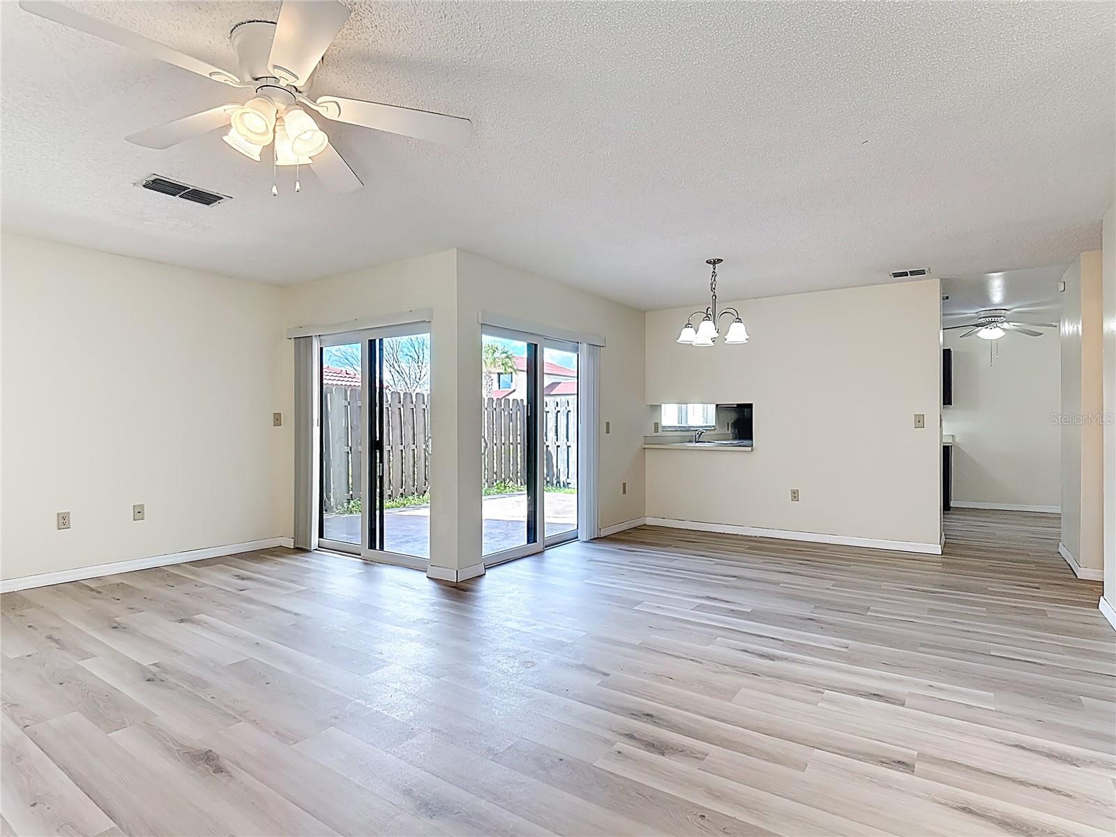 Image 3 of 45 For 467 Hunter Circle