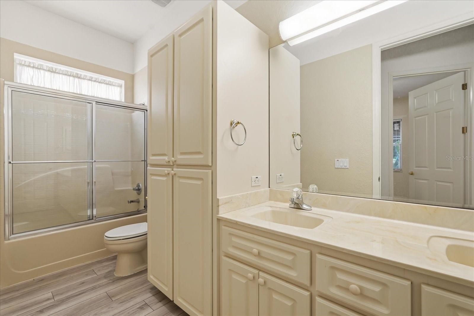 Image 11 of 31 For 1075 Motorcoach Drive