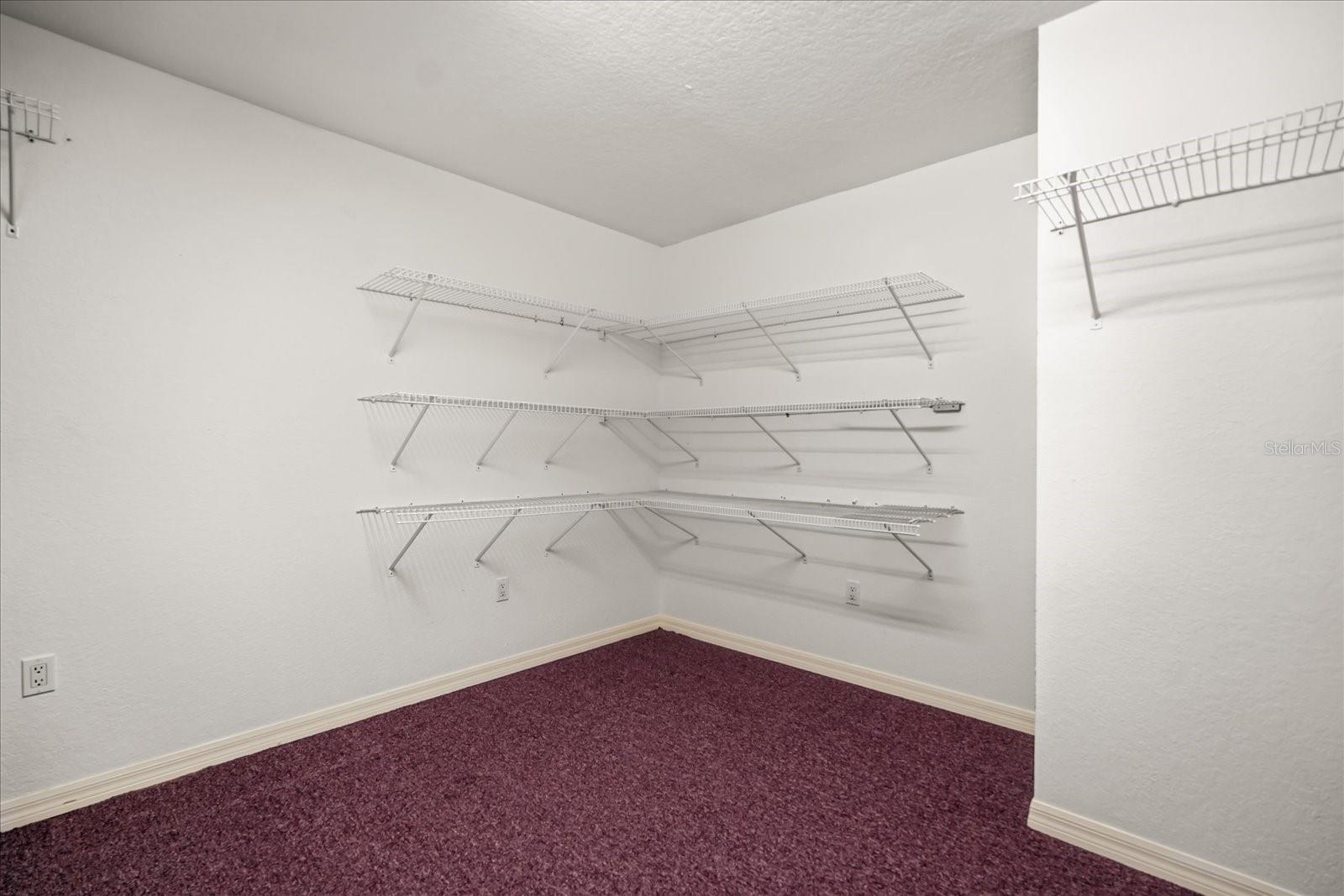 Image 13 of 31 For 1075 Motorcoach Drive