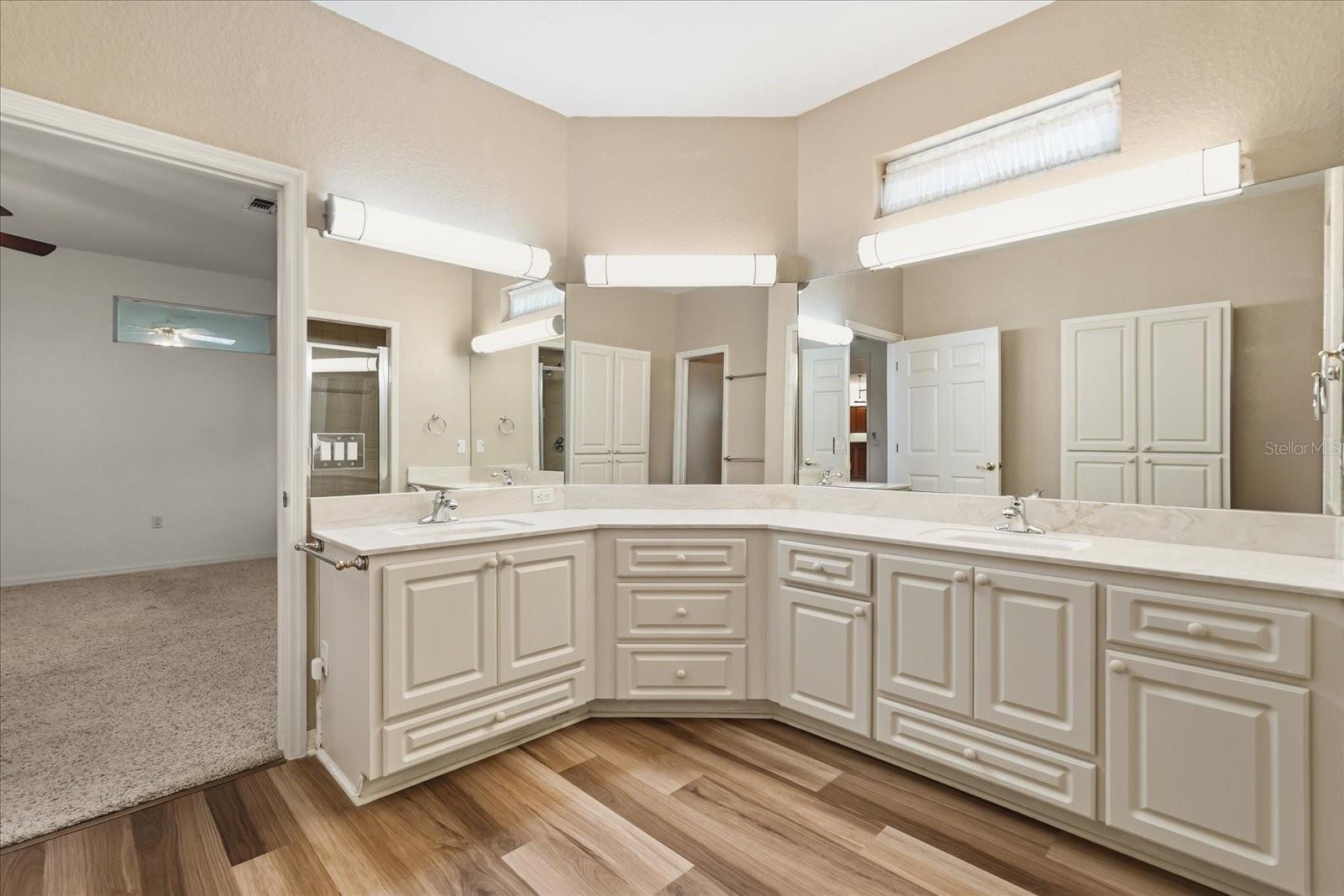 Image 14 of 31 For 1075 Motorcoach Drive