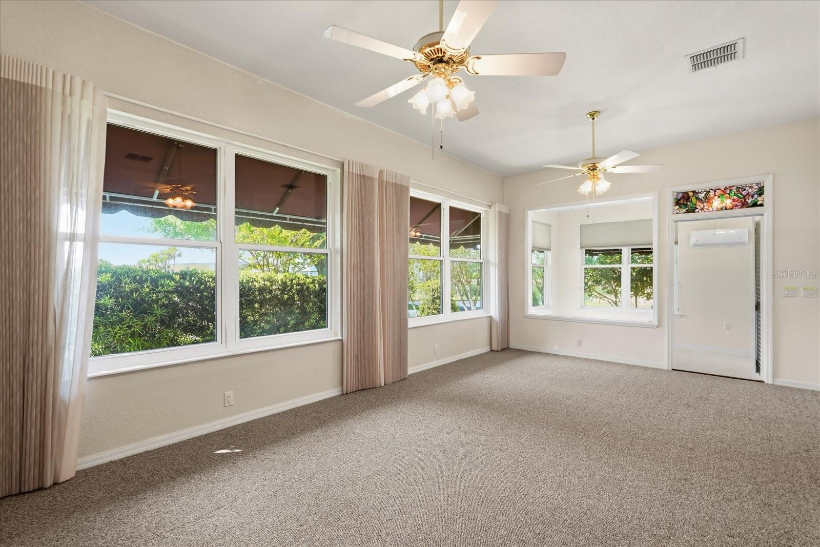 Image 17 of 31 For 1075 Motorcoach Drive