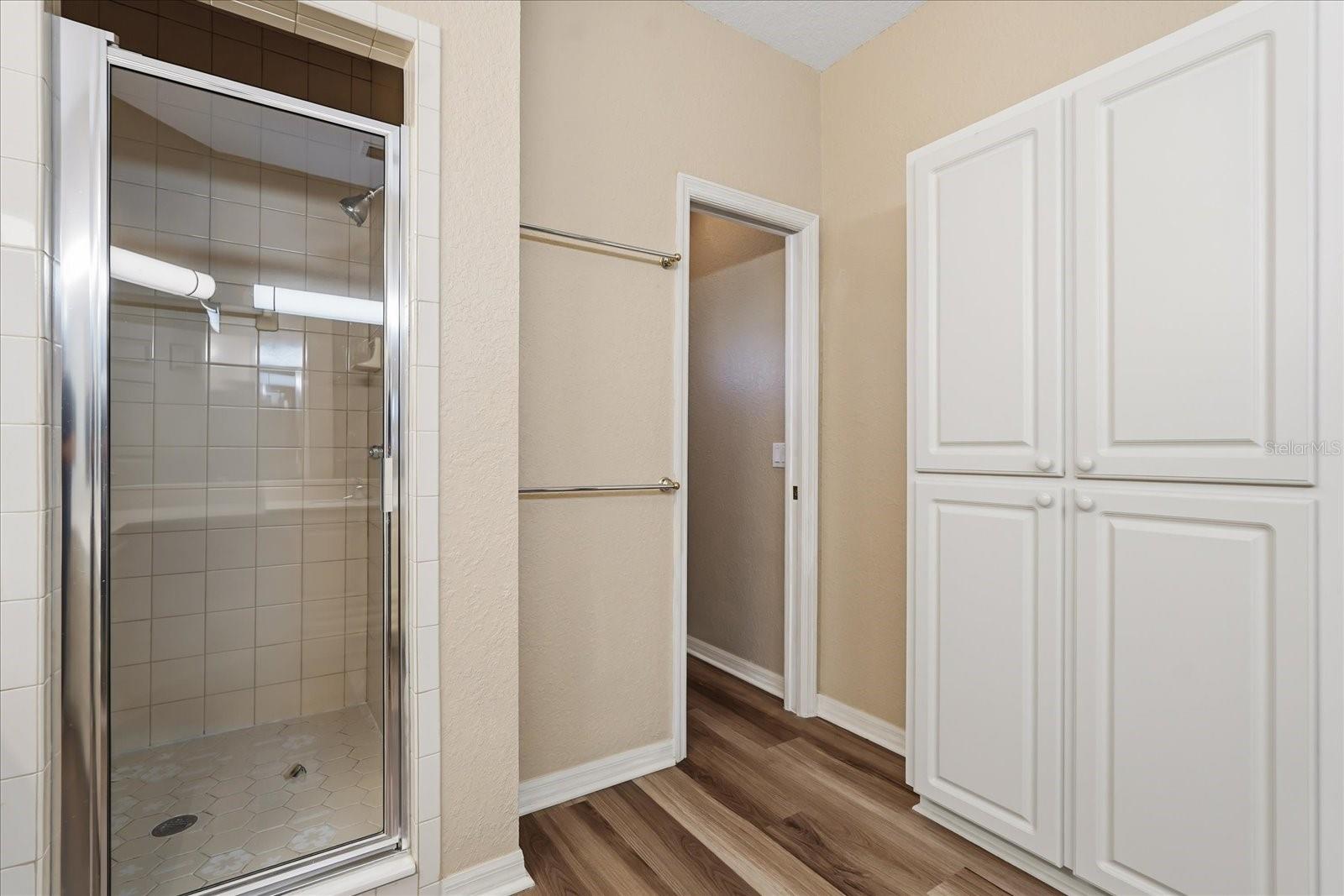 Image 19 of 31 For 1075 Motorcoach Drive