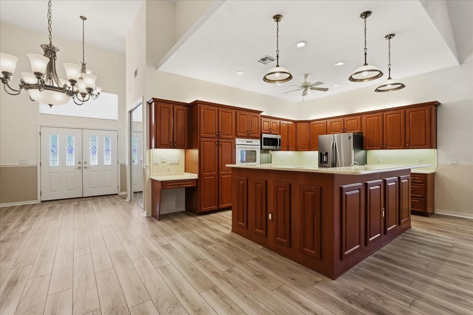 Image 4 of 31 For 1075 Motorcoach Drive