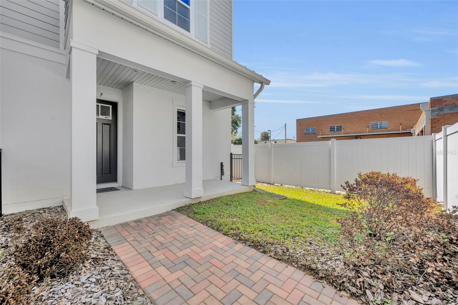 Image 2 of 39 For 117 Concord Street 7