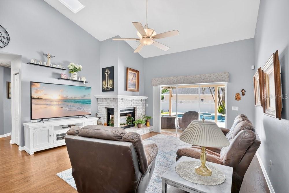 Image 2 of 17 For 660 Waterscape Way