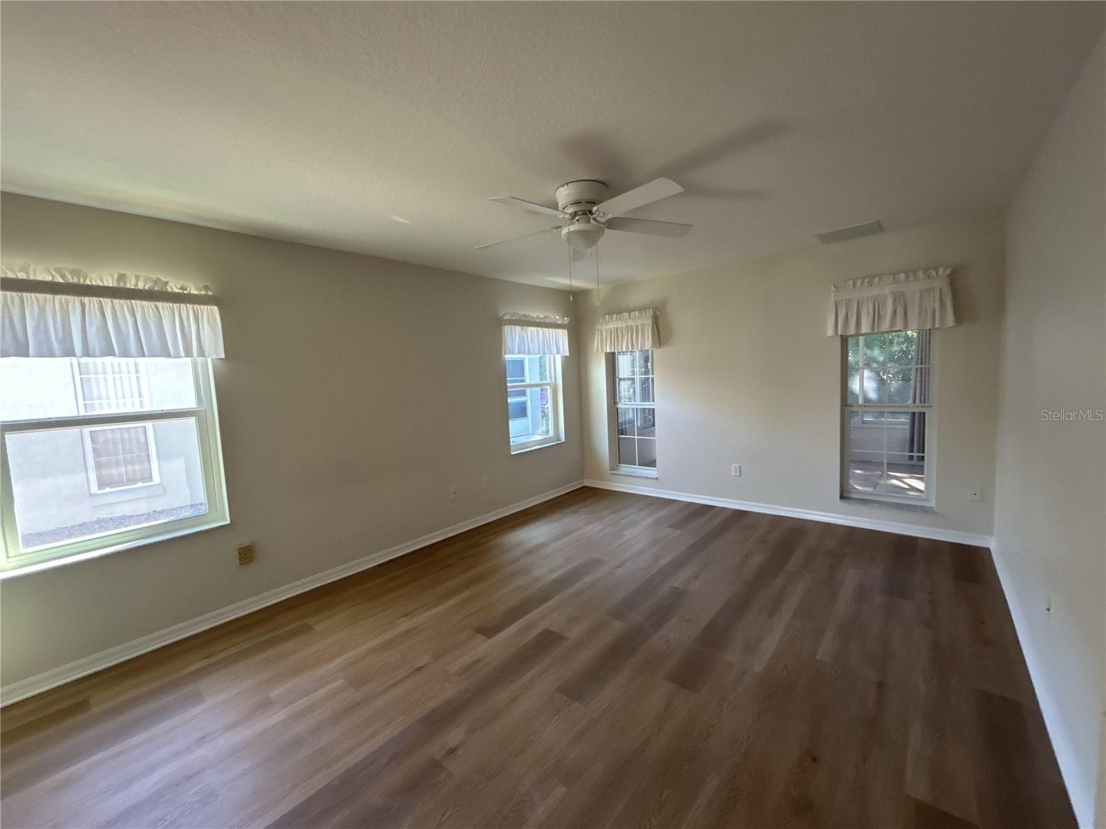 Image 12 of 33 For 17180 115th Terrace Road