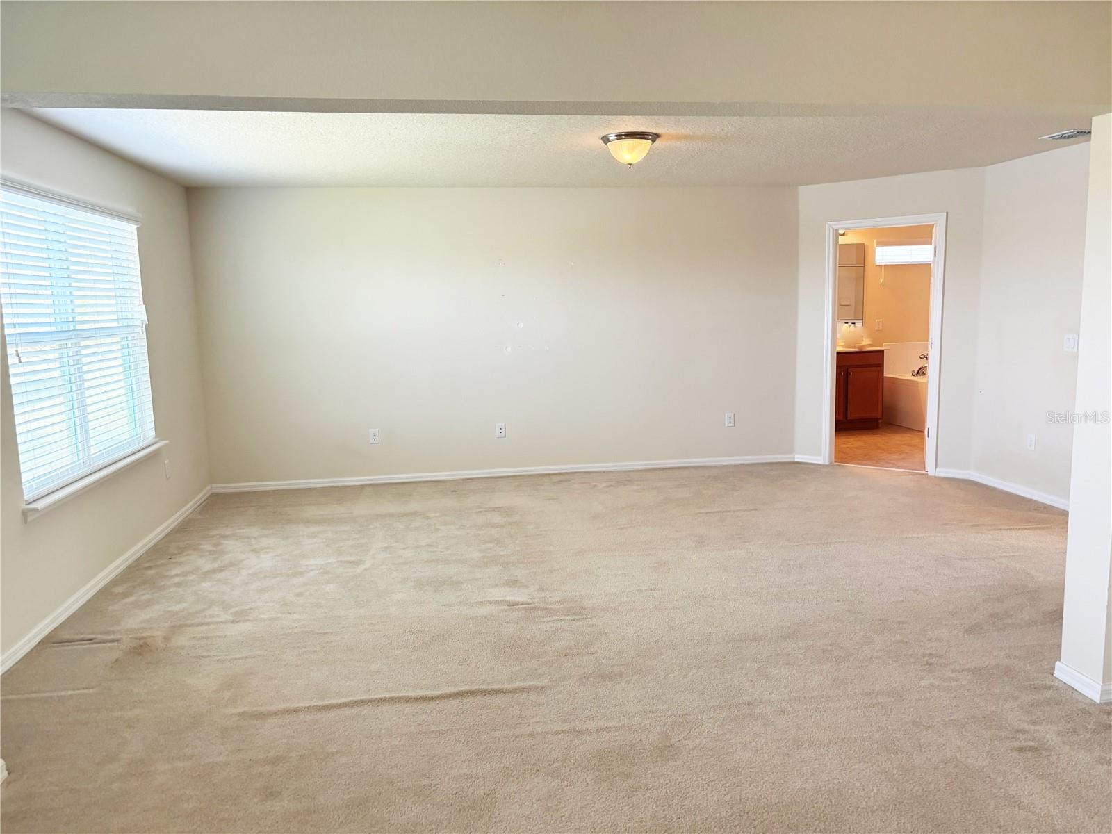 Image 19 of 37 For 19363 Fallglo Drive