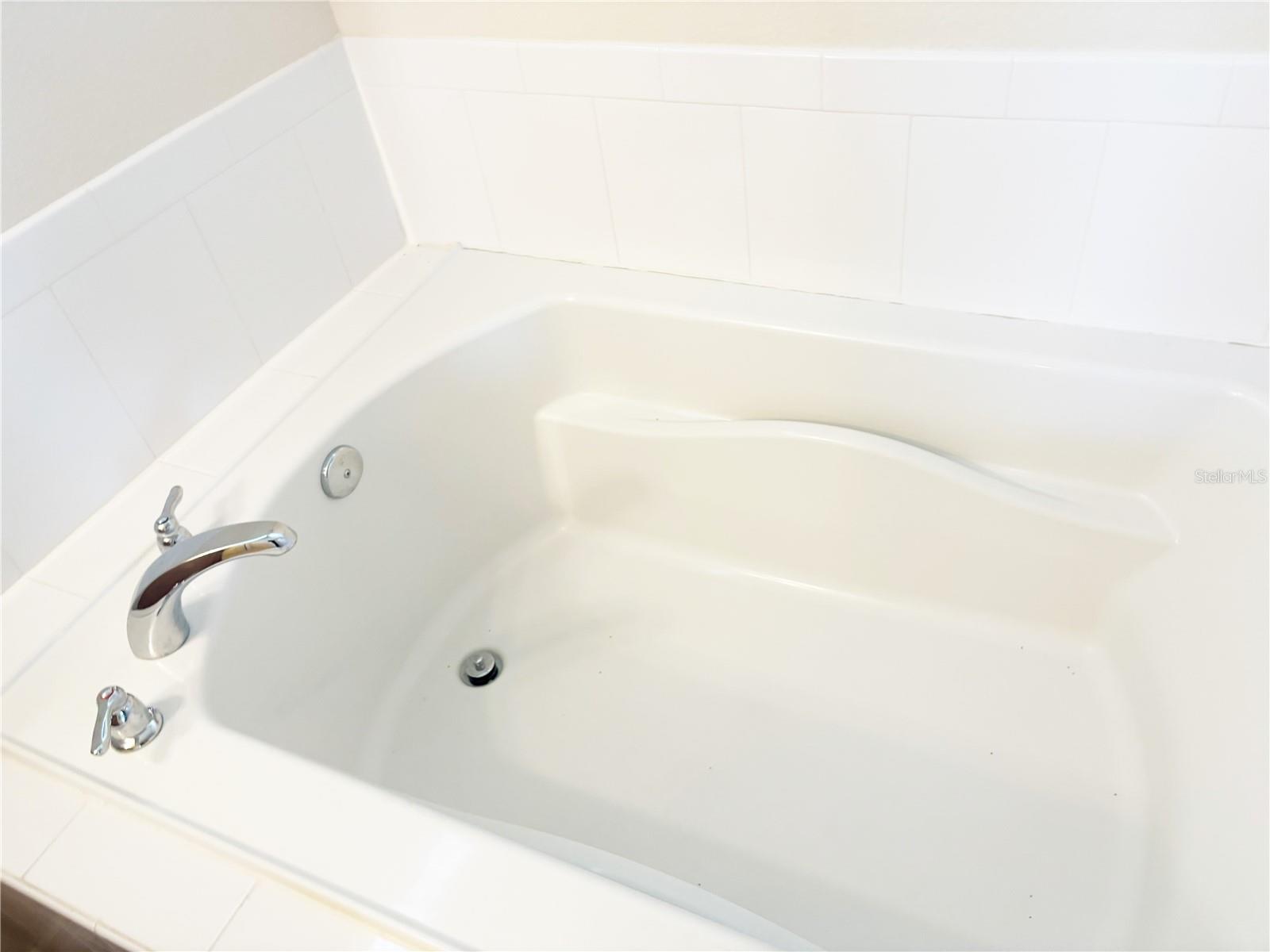 Image 22 of 37 For 19363 Fallglo Drive