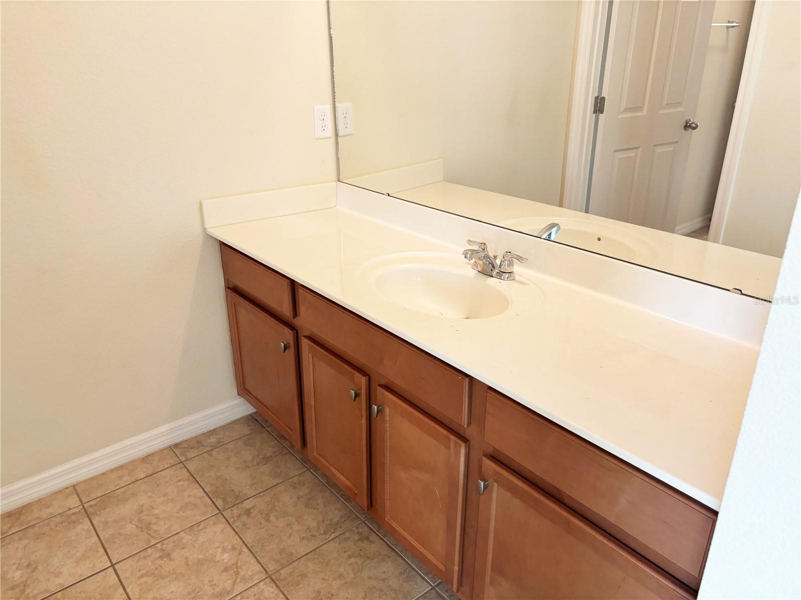 Image 27 of 37 For 19363 Fallglo Drive