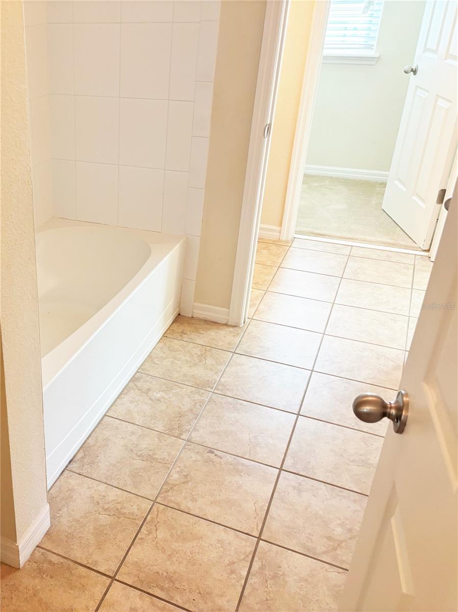 Image 28 of 37 For 19363 Fallglo Drive