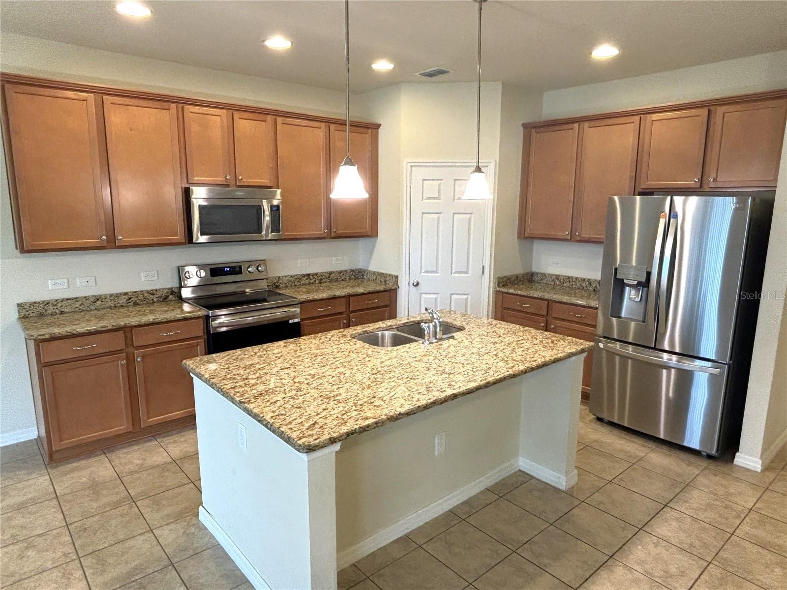 Image 6 of 37 For 19363 Fallglo Drive