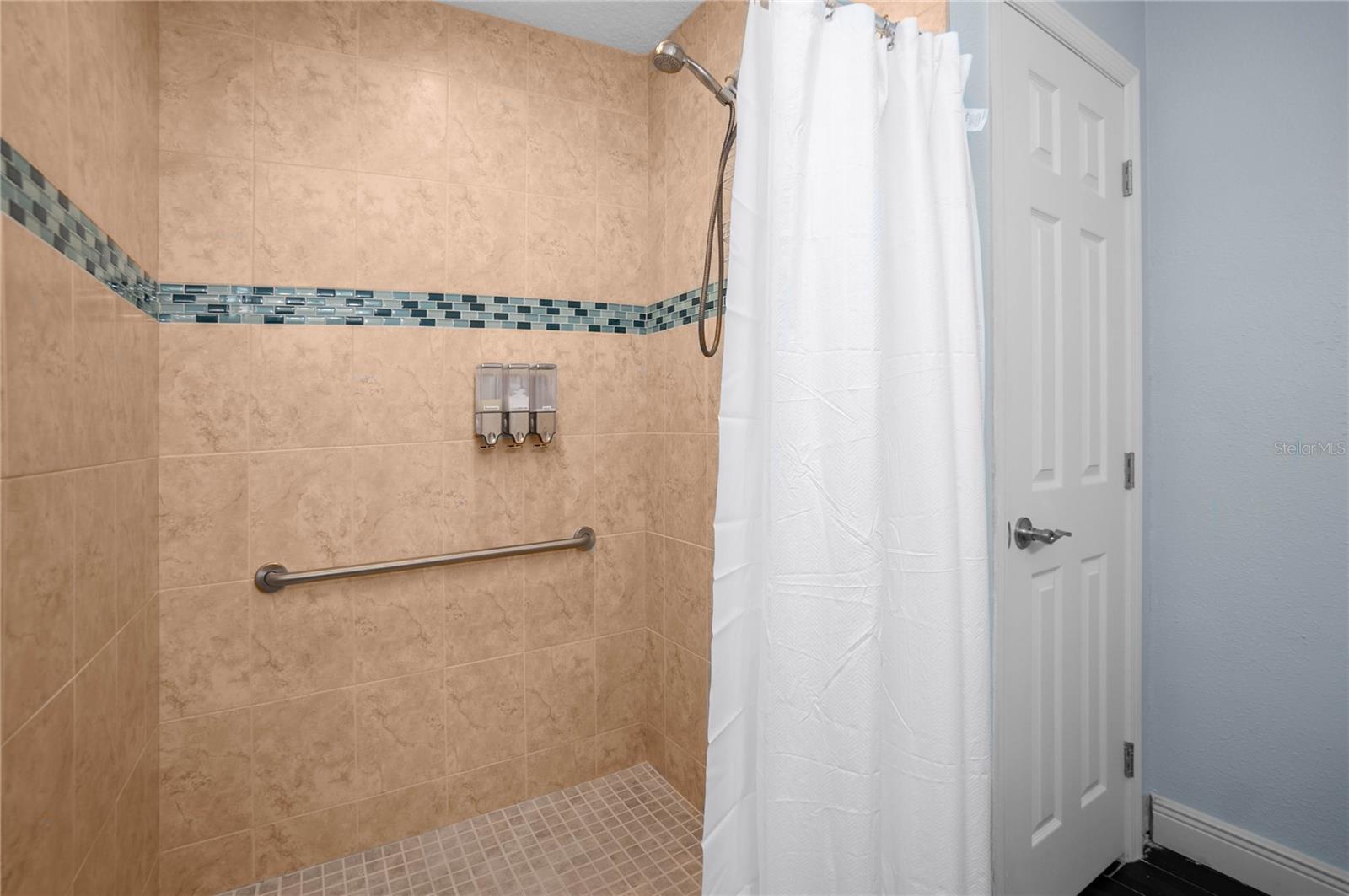 Image 18 of 37 For 3956 Timucua Point