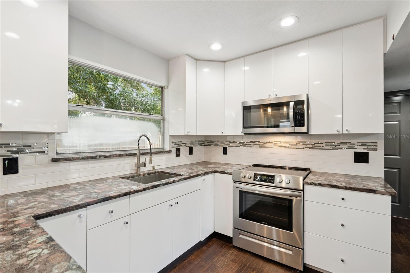 Image 18 of 62 For 440 Buckskin Court