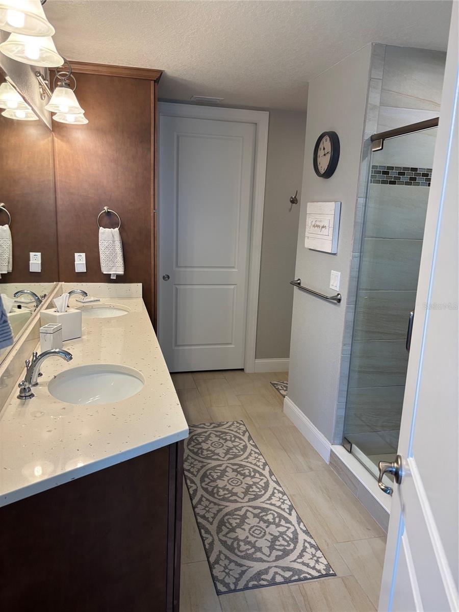 Image 11 of 21 For 2 Riverwalk Drive 307