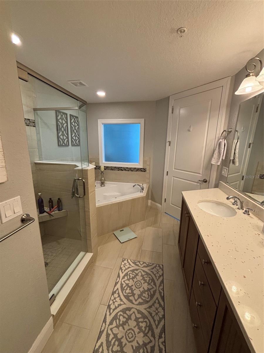 Image 12 of 21 For 2 Riverwalk Drive 307