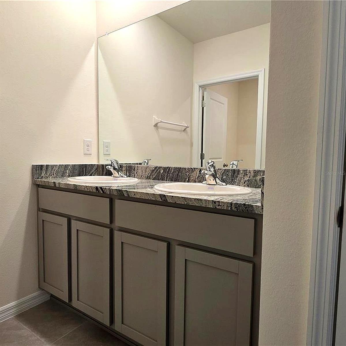 Image 24 of 58 For 31375 Penny Surf Loop