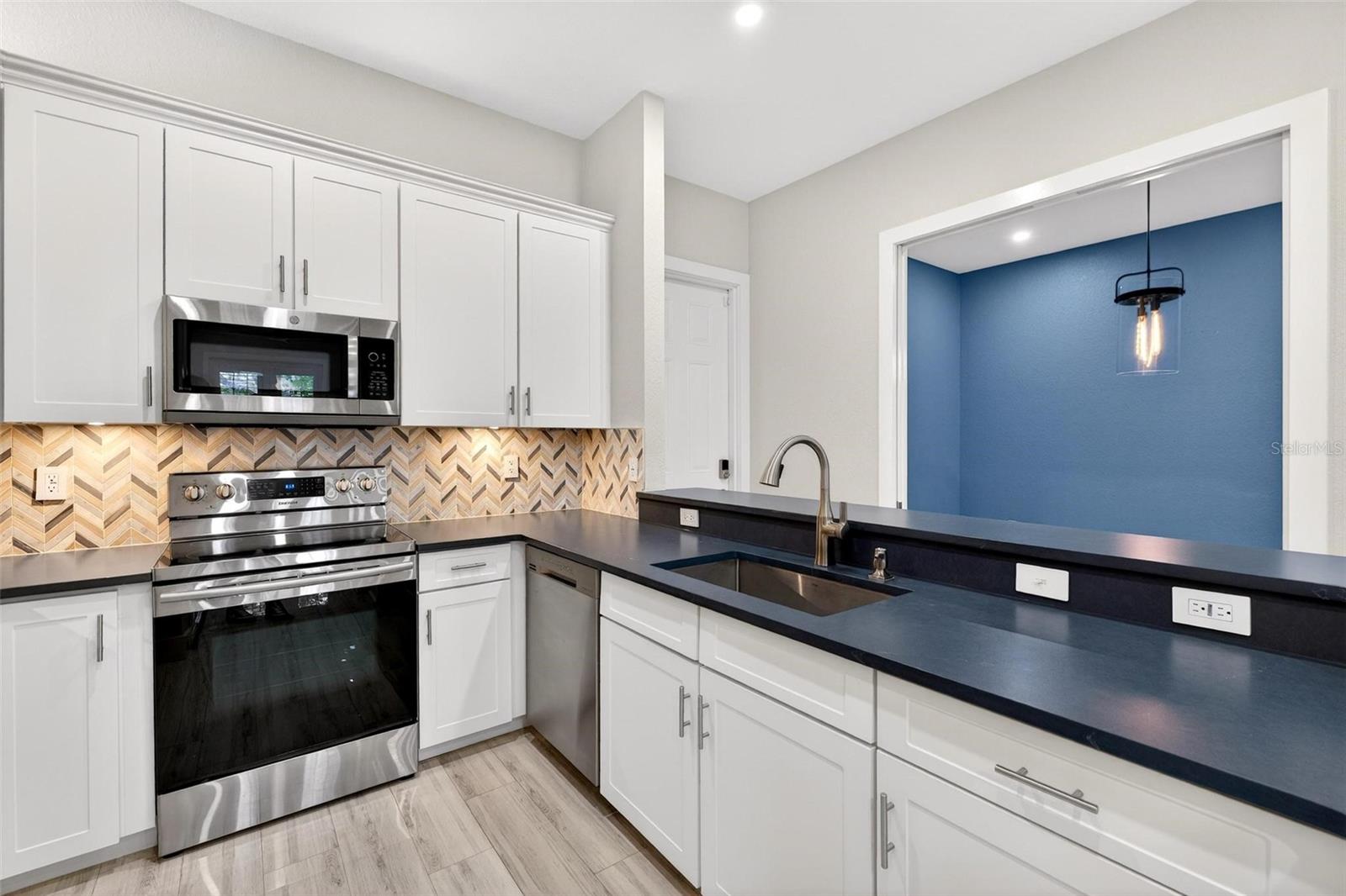 Image 17 of 48 For 1751 Firehouse Lane 25102