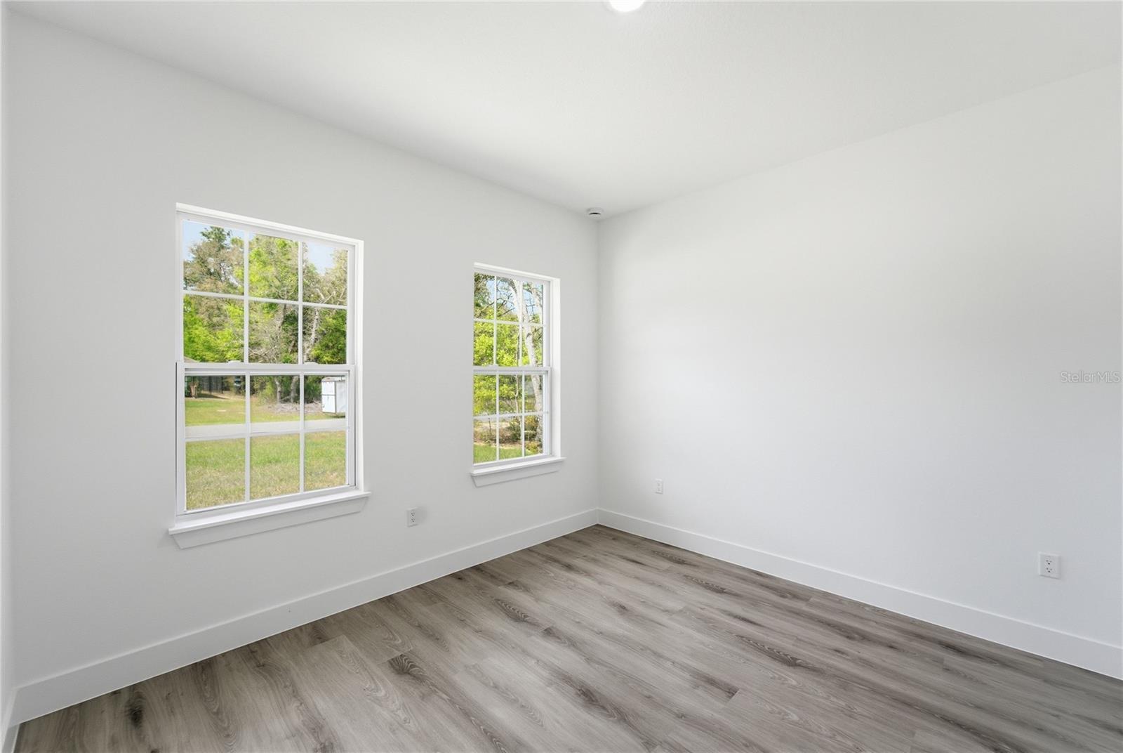 Image 11 of 30 For 492 Union Place