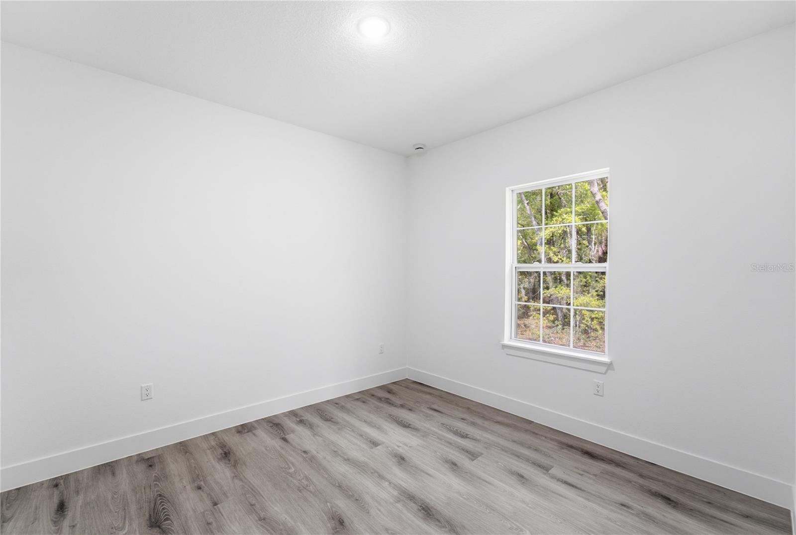 Image 13 of 30 For 492 Union Place