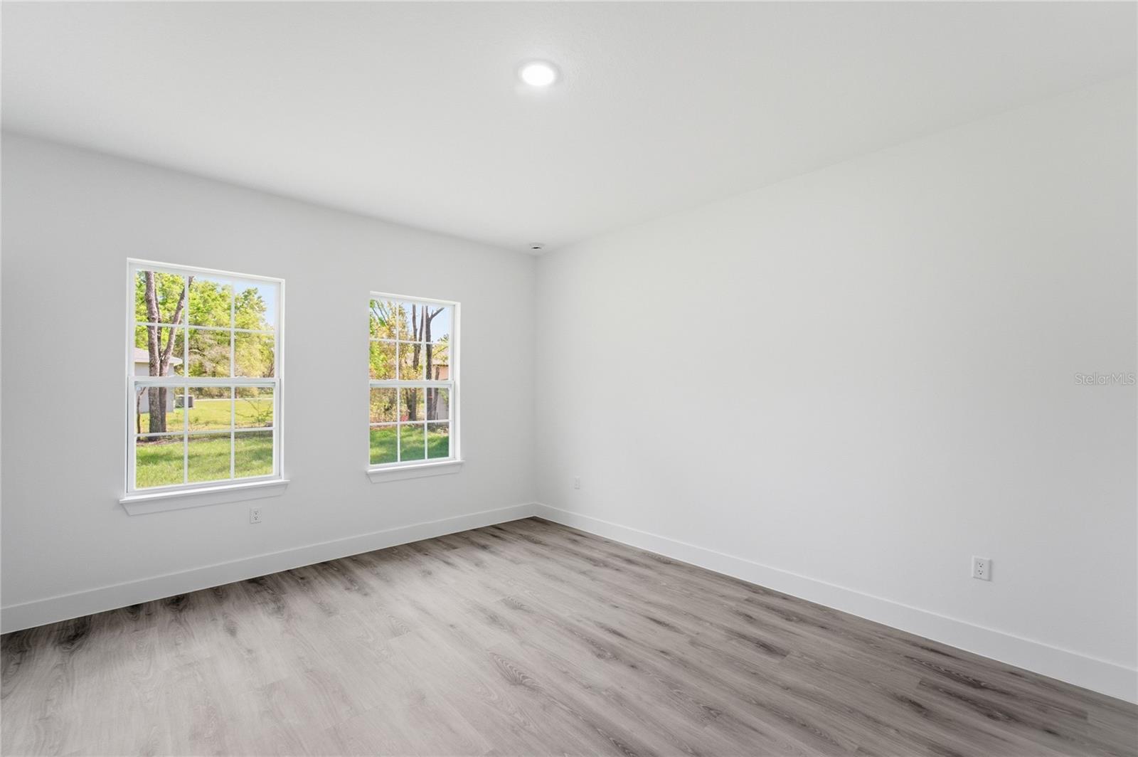 Image 18 of 30 For 492 Union Place