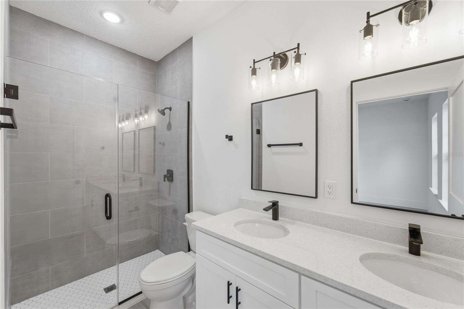 Image 21 of 30 For 492 Union Place