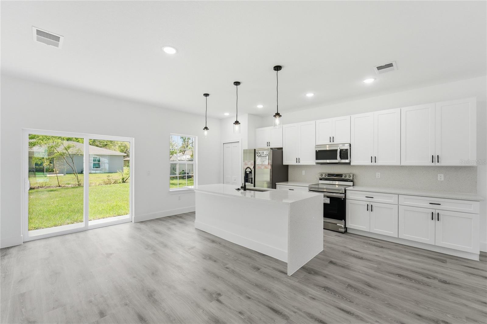 Image 6 of 30 For 492 Union Place