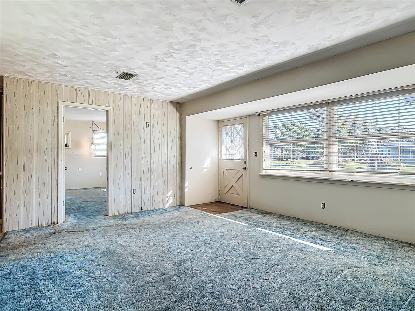 Image 12 of 51 For 6 Fairway Circle