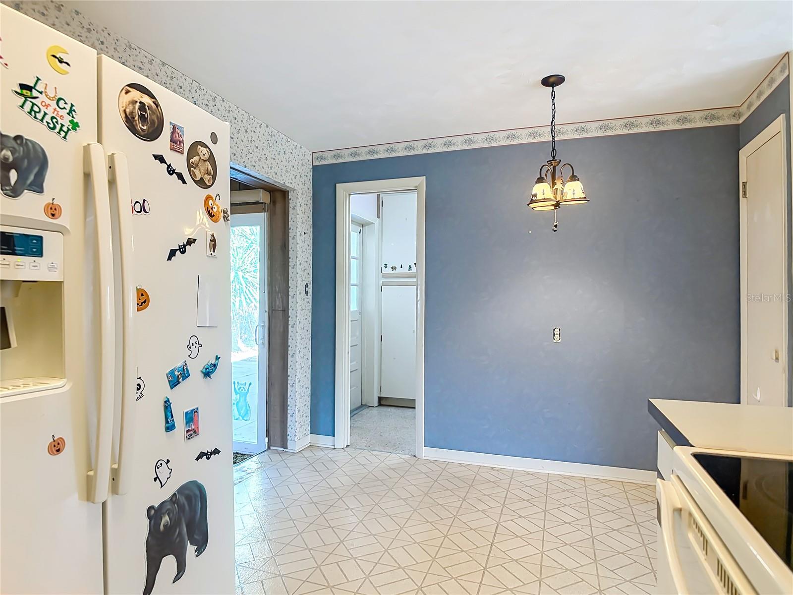 Image 19 of 51 For 6 Fairway Circle