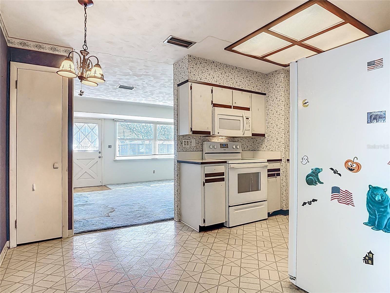 Image 20 of 51 For 6 Fairway Circle