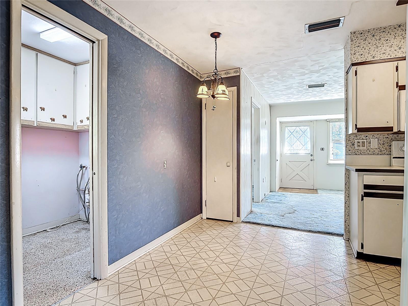 Image 21 of 51 For 6 Fairway Circle