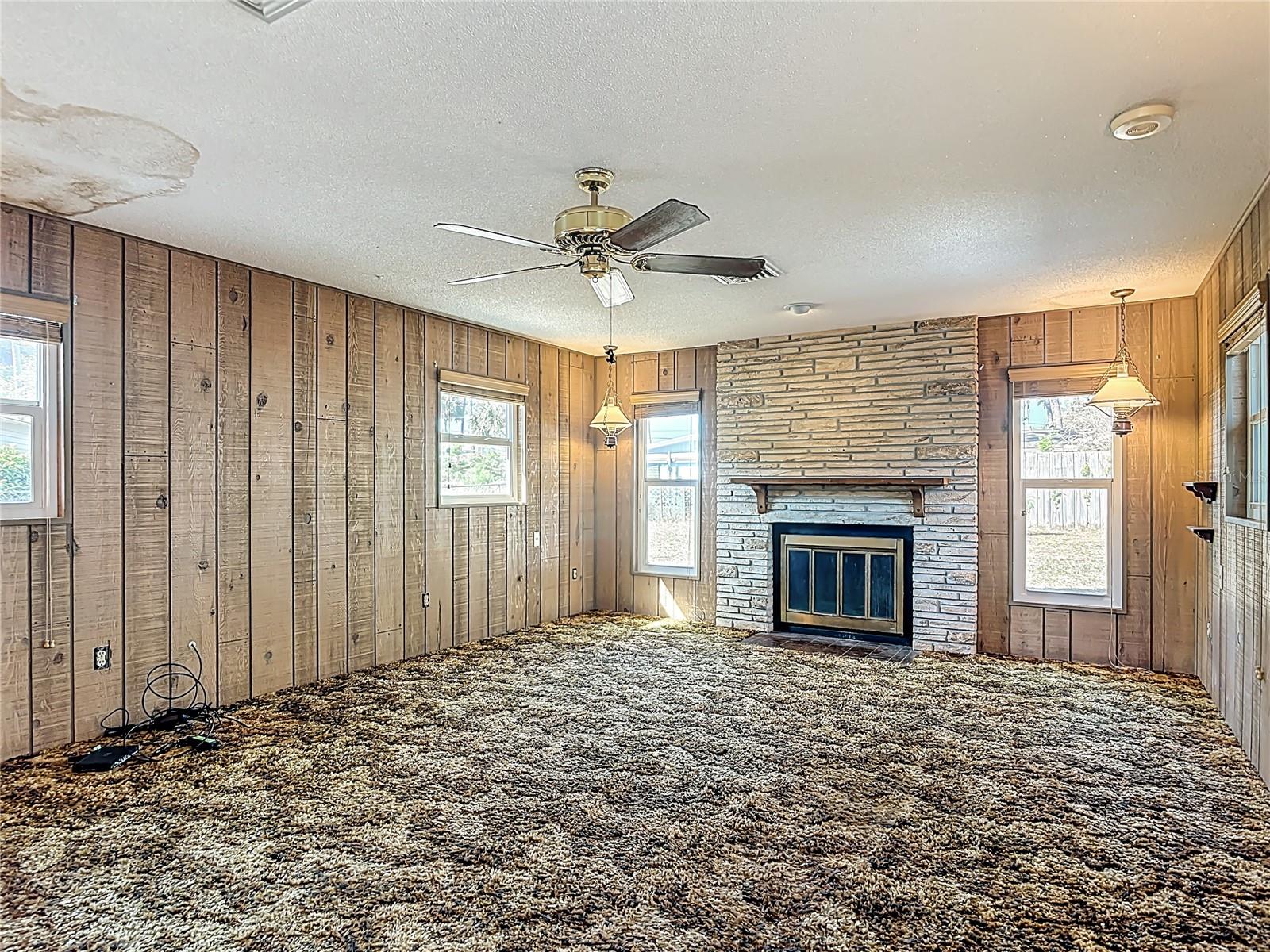 Image 22 of 51 For 6 Fairway Circle