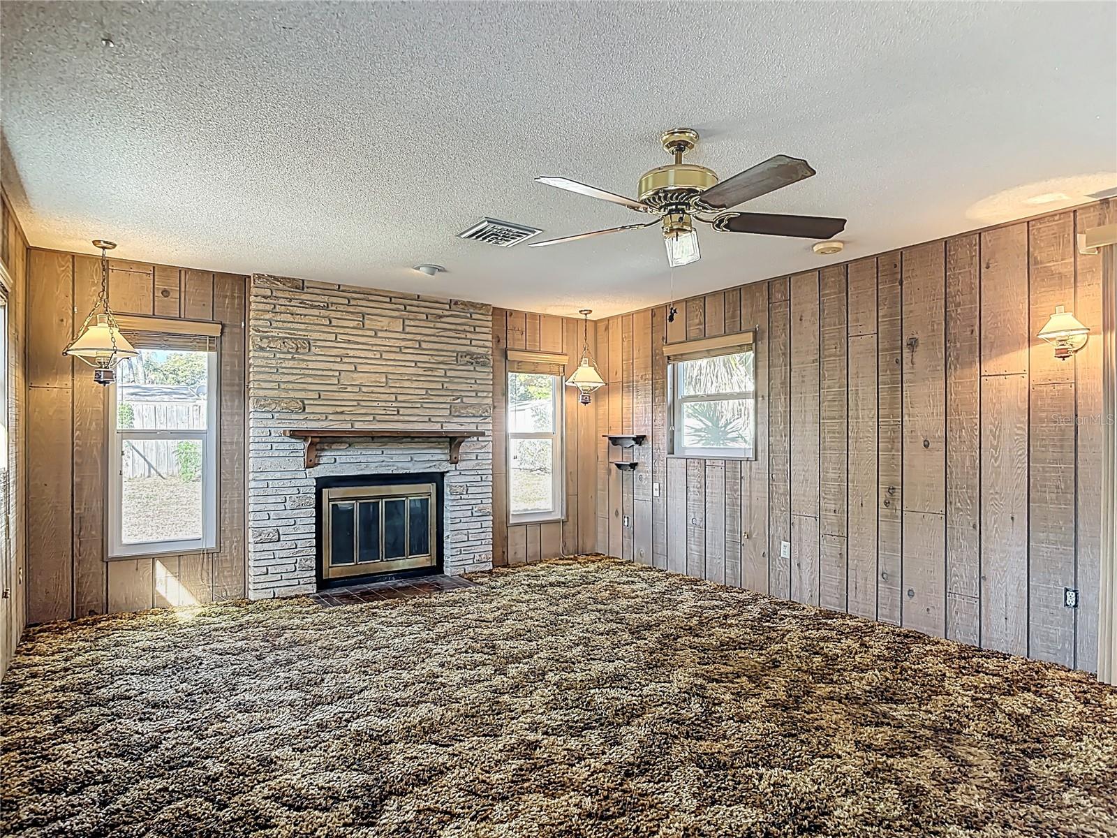 Image 23 of 51 For 6 Fairway Circle