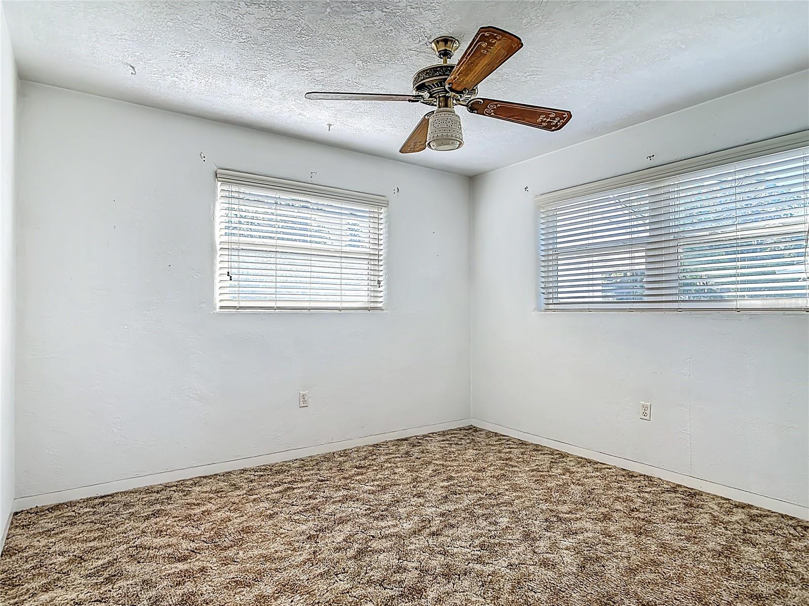 Image 30 of 51 For 6 Fairway Circle