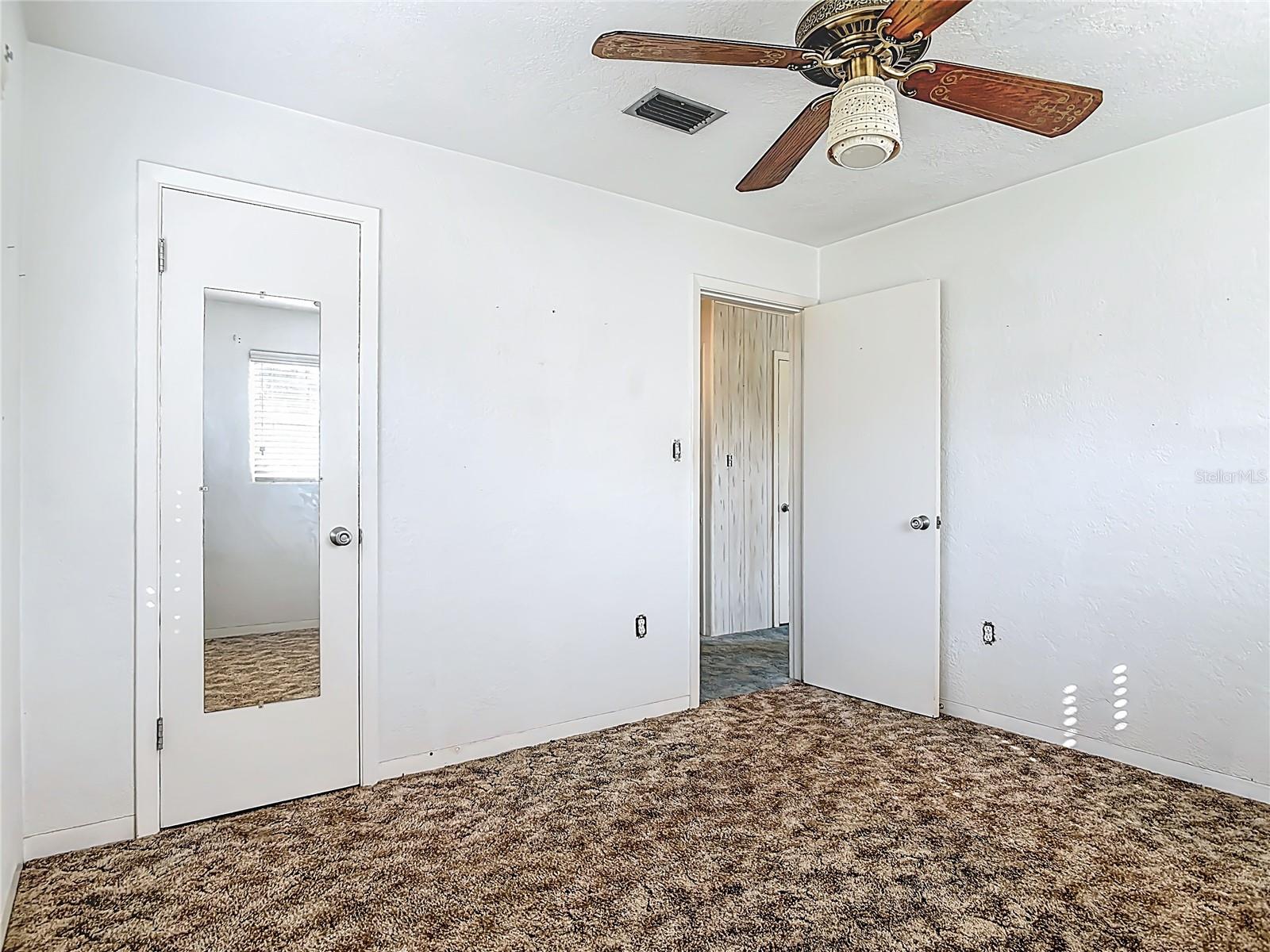 Image 31 of 51 For 6 Fairway Circle