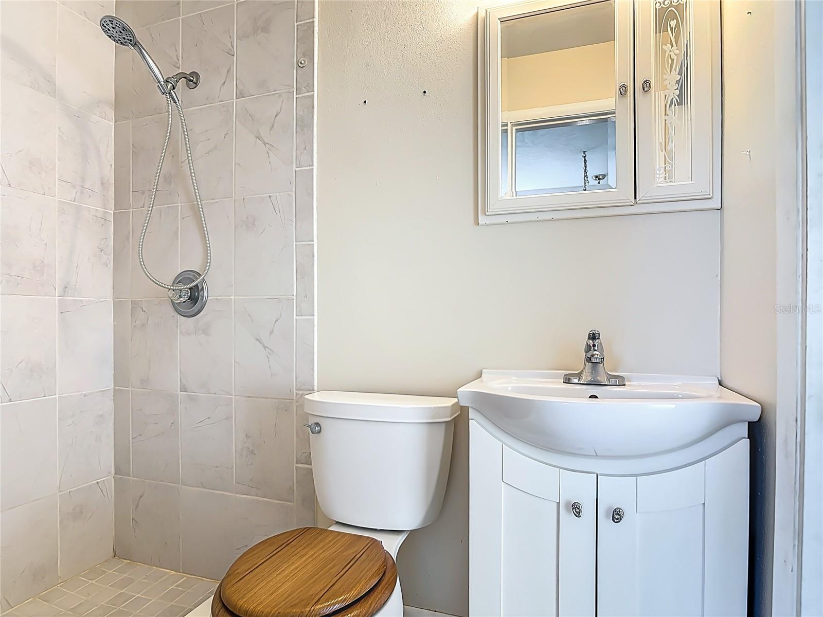 Image 33 of 51 For 6 Fairway Circle