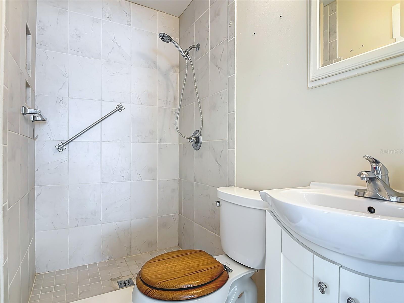 Image 34 of 51 For 6 Fairway Circle