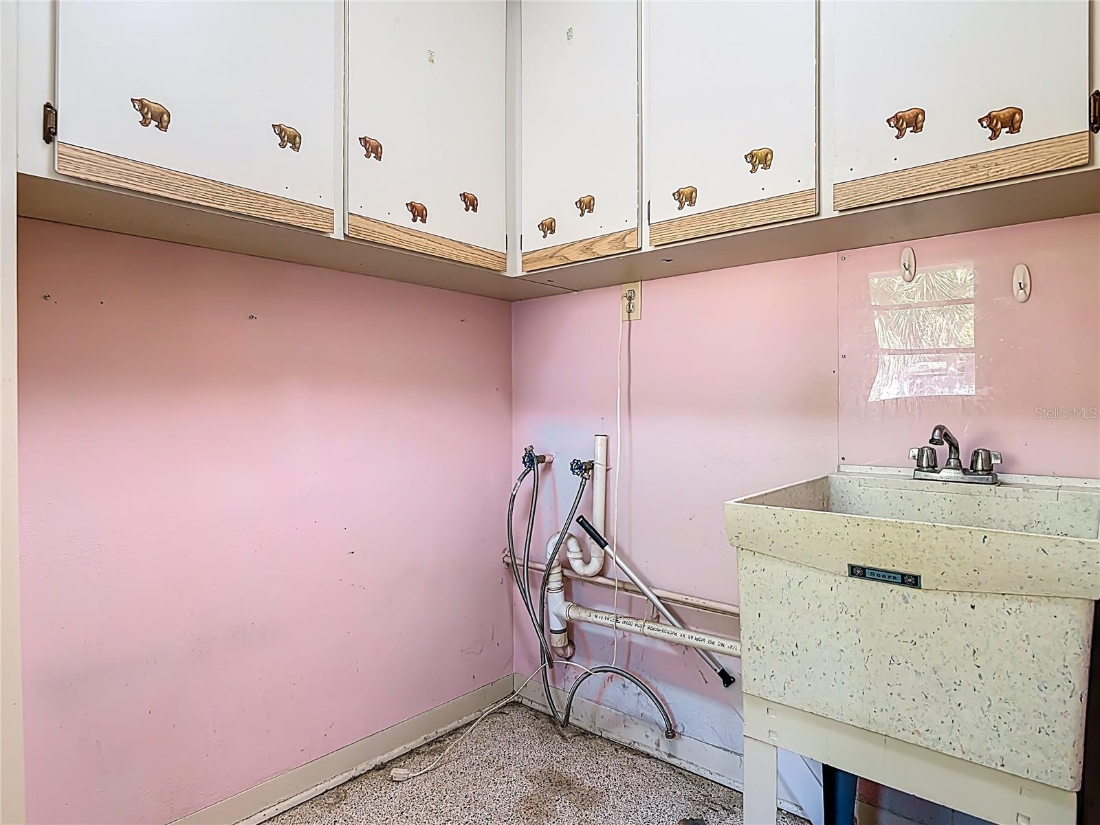 Image 37 of 51 For 6 Fairway Circle