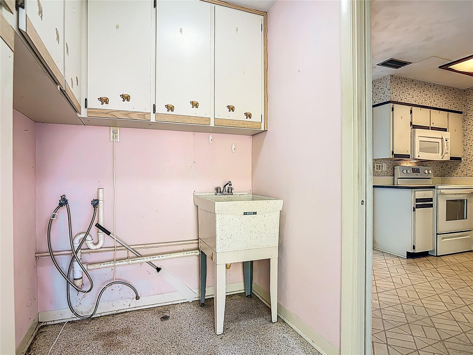 Image 38 of 51 For 6 Fairway Circle