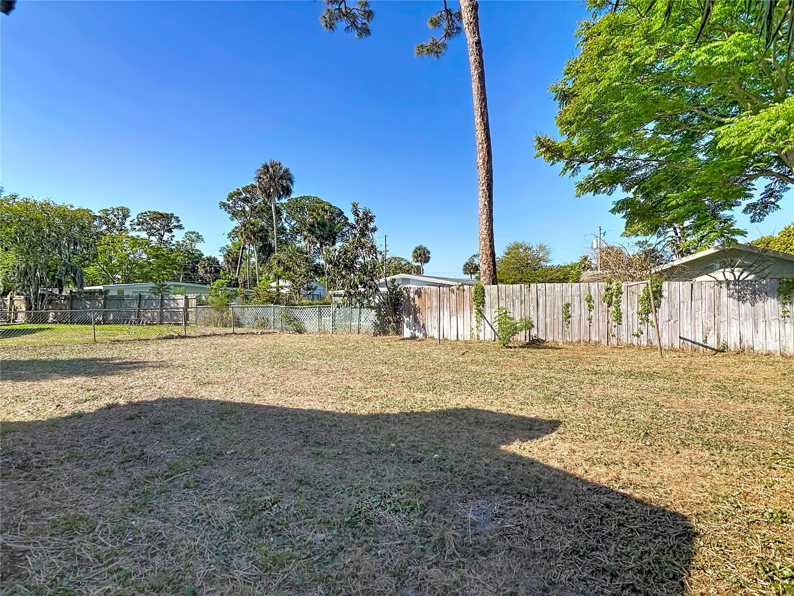 Image 41 of 51 For 6 Fairway Circle