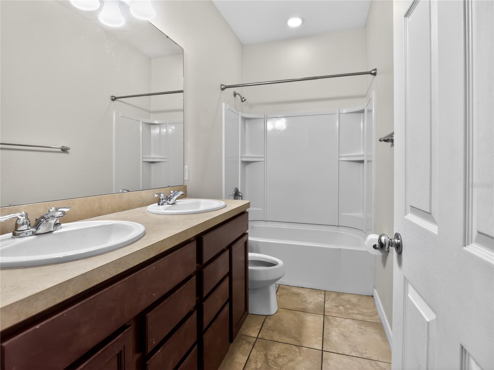 Image 19 of 28 For 17520 Butterfly Pea Court