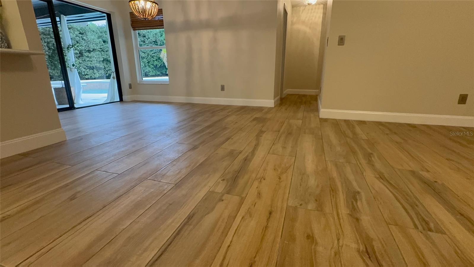 Image 28 of 81 For 9115 Bay Side Court